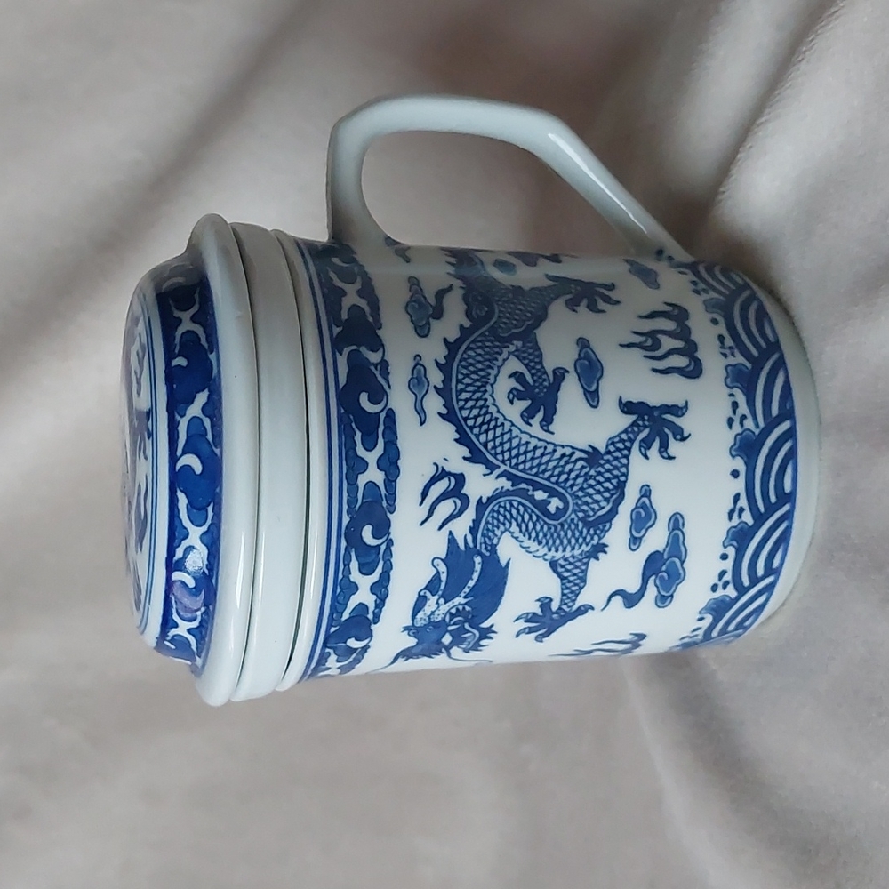 Chinese dragon porcelain tea mug with strainer and lid